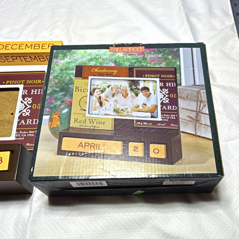 Vintage  Perpetual Calendar Photo Frame with Month & Date Blocks
